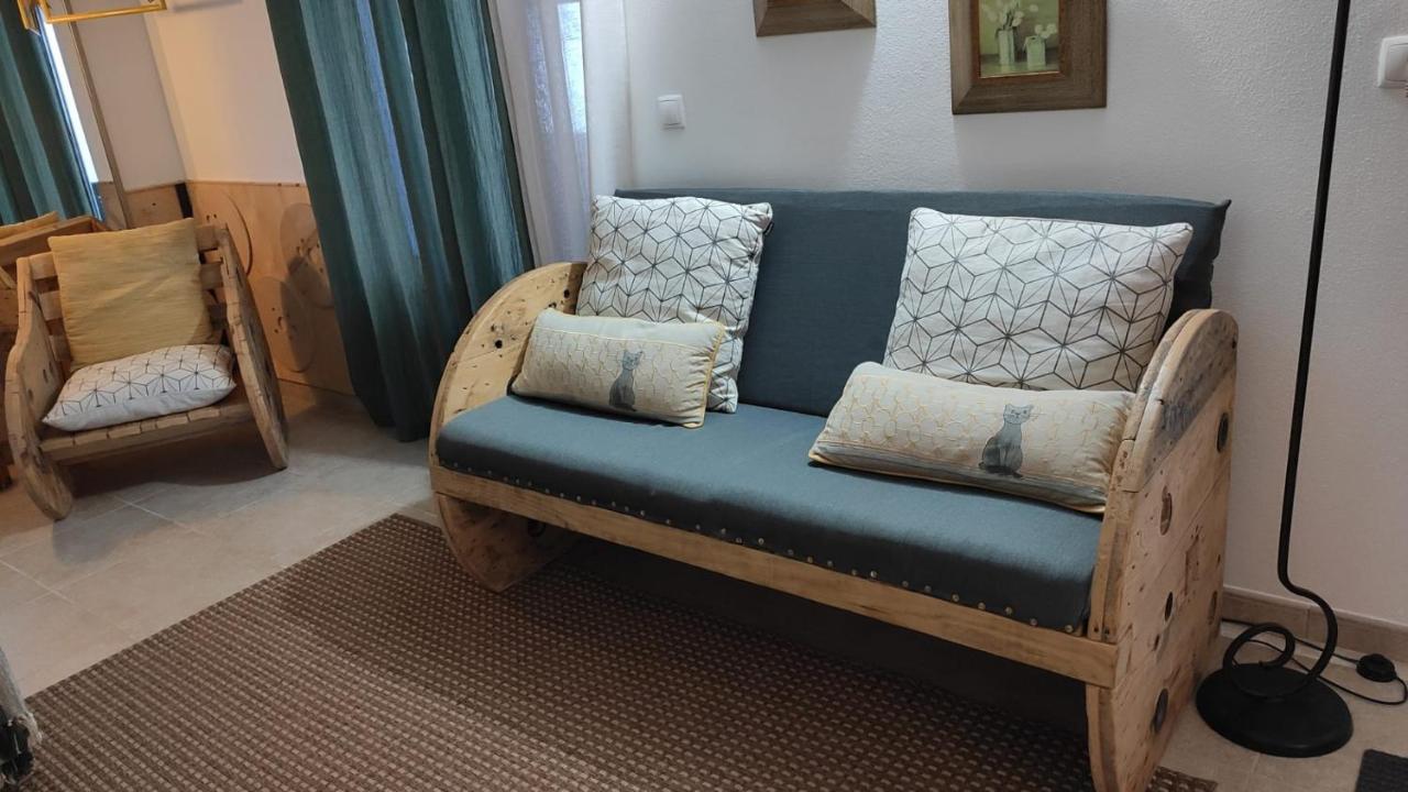 Two-Bedroom House,896279683:JPEG